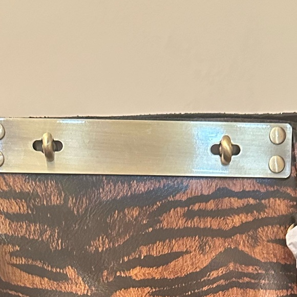 Patricia Nash Tiger Print Tote NWT - Picture 10 of 16